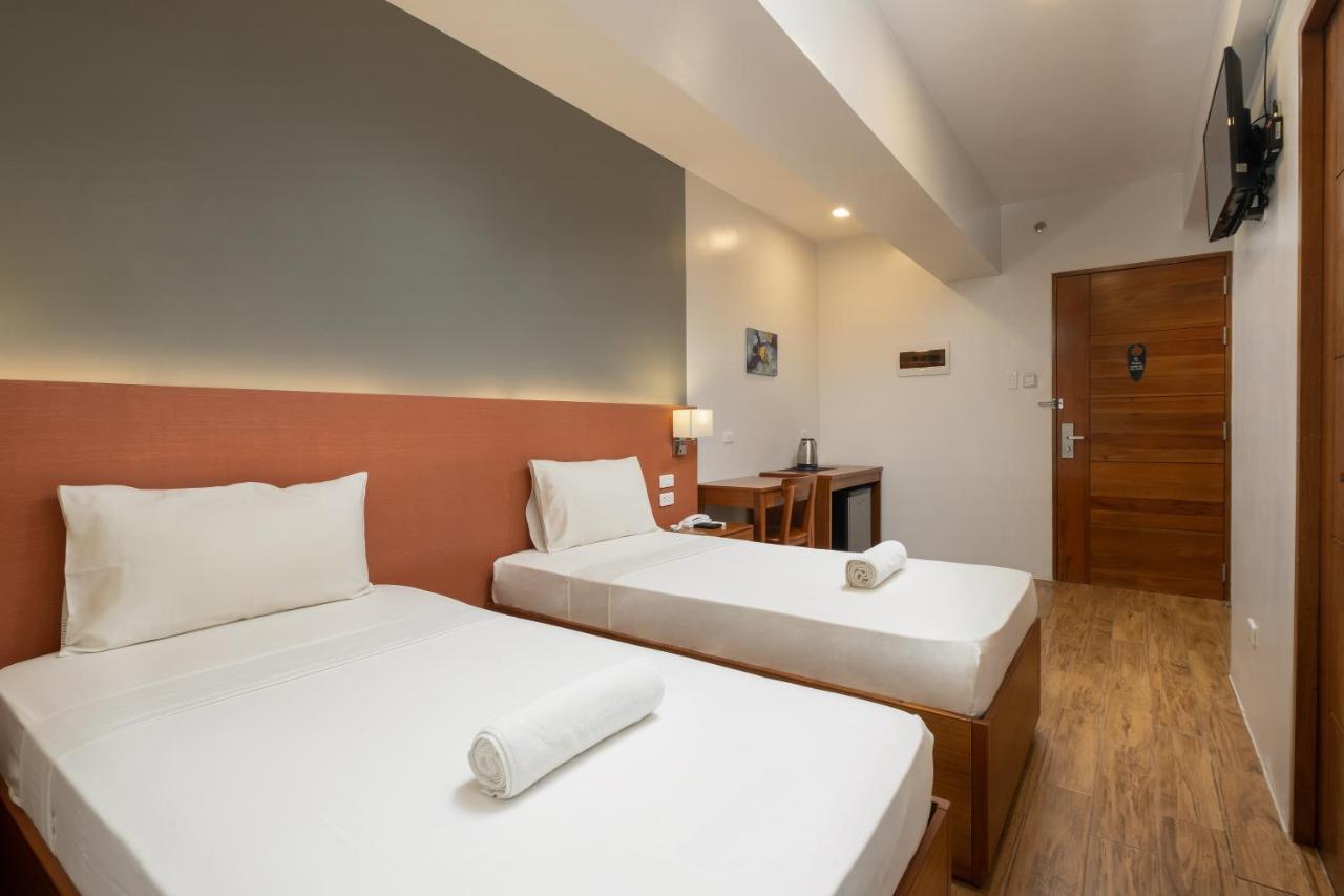 Ihotel Uptown Bgc Taguig Esterno foto