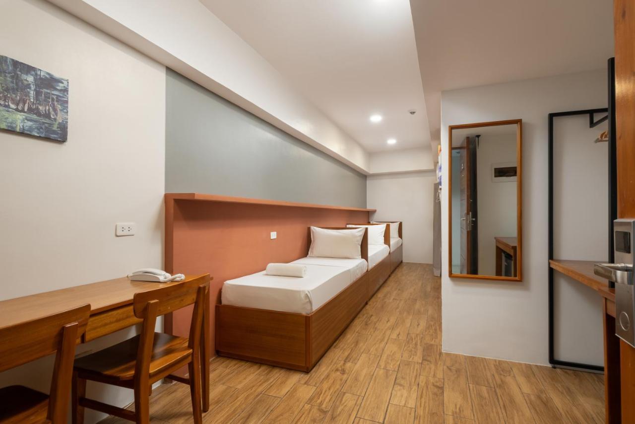Ihotel Uptown Bgc Taguig Esterno foto